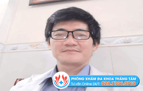 Bác sĩ da liễu Nguyễn Hữu Tín